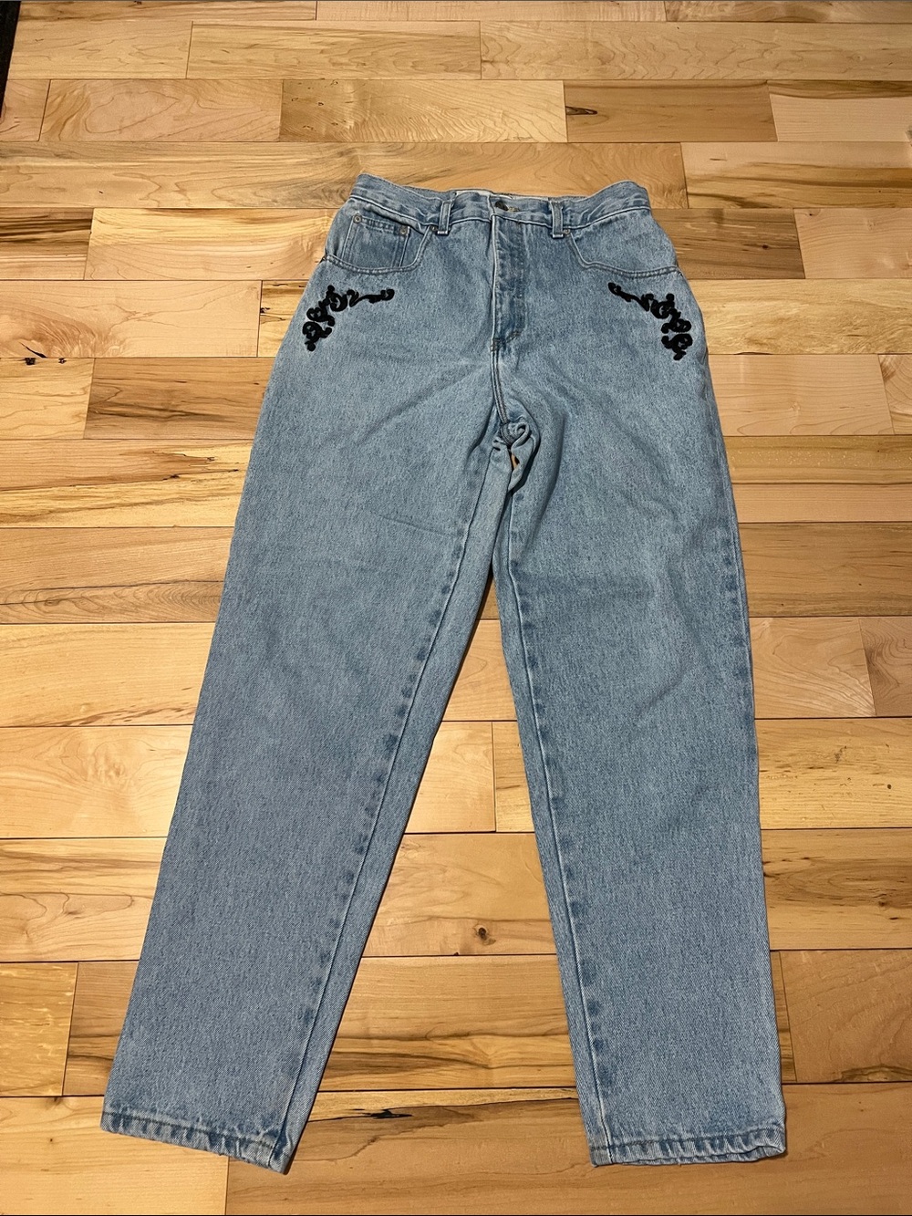 Vintage Light Blue Straight-Leg Jeans with Black Embroidered Detail - Picture 3 of 13
